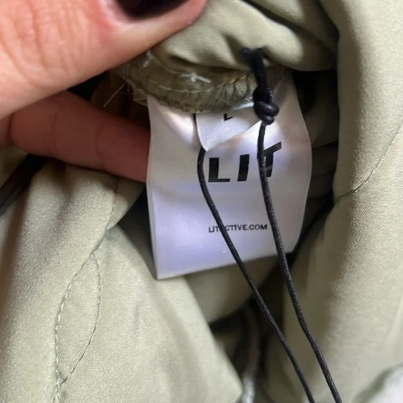 LIT Activewear NWT Light Quilted Jacket - L - Picture 5 of 6
